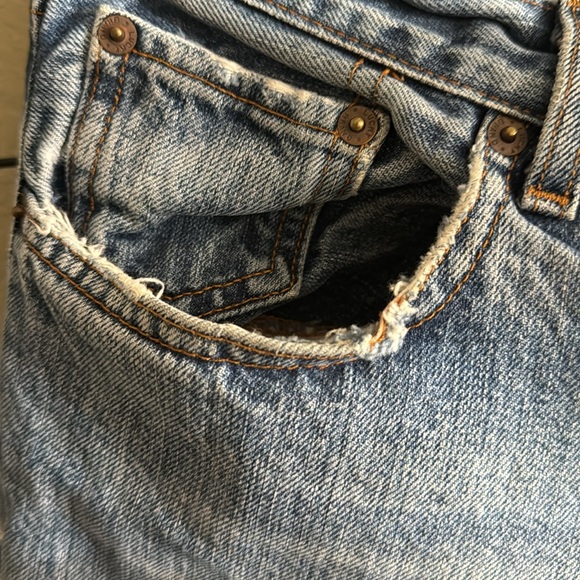 Lucky Brand distressed jeans - Picture 10 of 12